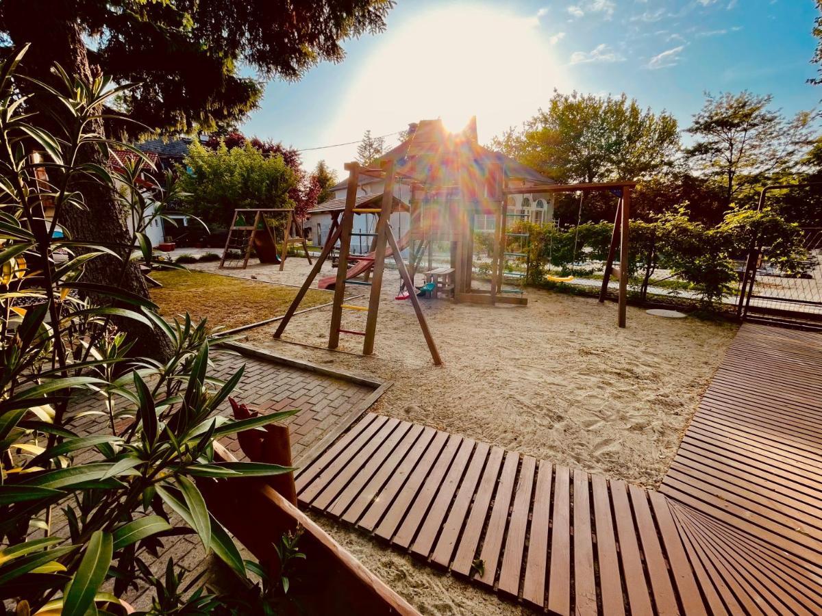 Sommer Panzio Balatonföldvár エクステリア 写真
