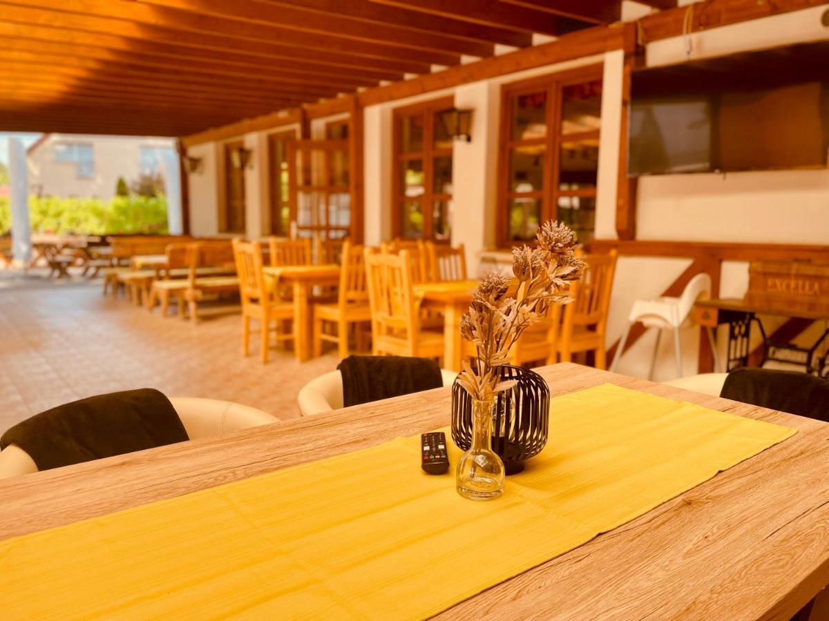 Sommer Panzio Balatonföldvár エクステリア 写真