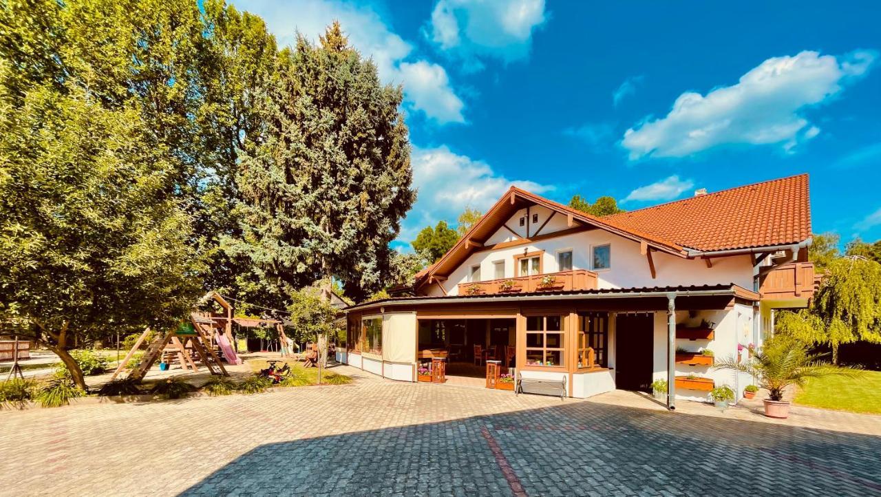 Sommer Panzio Balatonföldvár エクステリア 写真